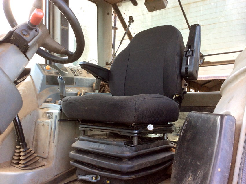 ASIENTO TRACTOR CS85/C1 AR PVC