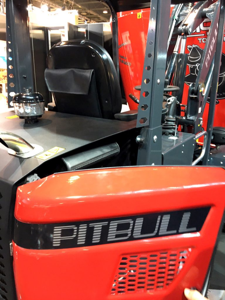 UnitedSeats MGV55 on Pitbull machine