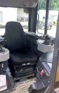 UnitedSeats LGV120/C7 Pro seat in Komatsu Dozer