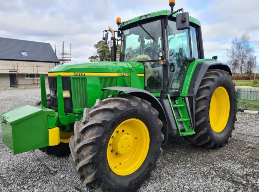 UnitedSeats Rancher Pro installed in John Deere 6910