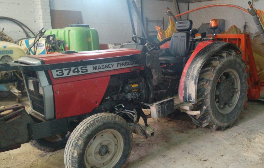 UnitedSeats dealer Sumersertech from Spain fitted MGV84/1050 small tractor seat to Massey Ferguson