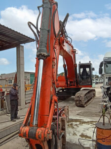 UnitedSeats dealer from Spain fitted a Hitachi Excavator with Highlander Pro seat