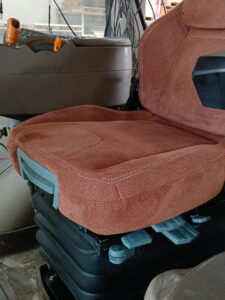 UnitedSeats dealer Sumsertech Spain achieve fantastic Rancher Pro installation for John Deere 8360R tractor