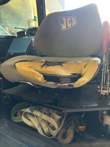 UnitedSeats dealer Carlat installs LGV35/C1 AR in JCB telehandler