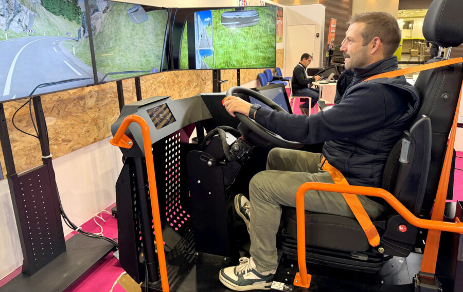 Acreos Simulators fitted with UnitedSeats air LGV90/C8 Pro seat with 3-point seat belt