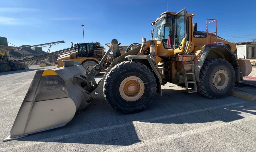 UnitedSeats LGV150/C8 air seat fitted to Volvo wheel loader