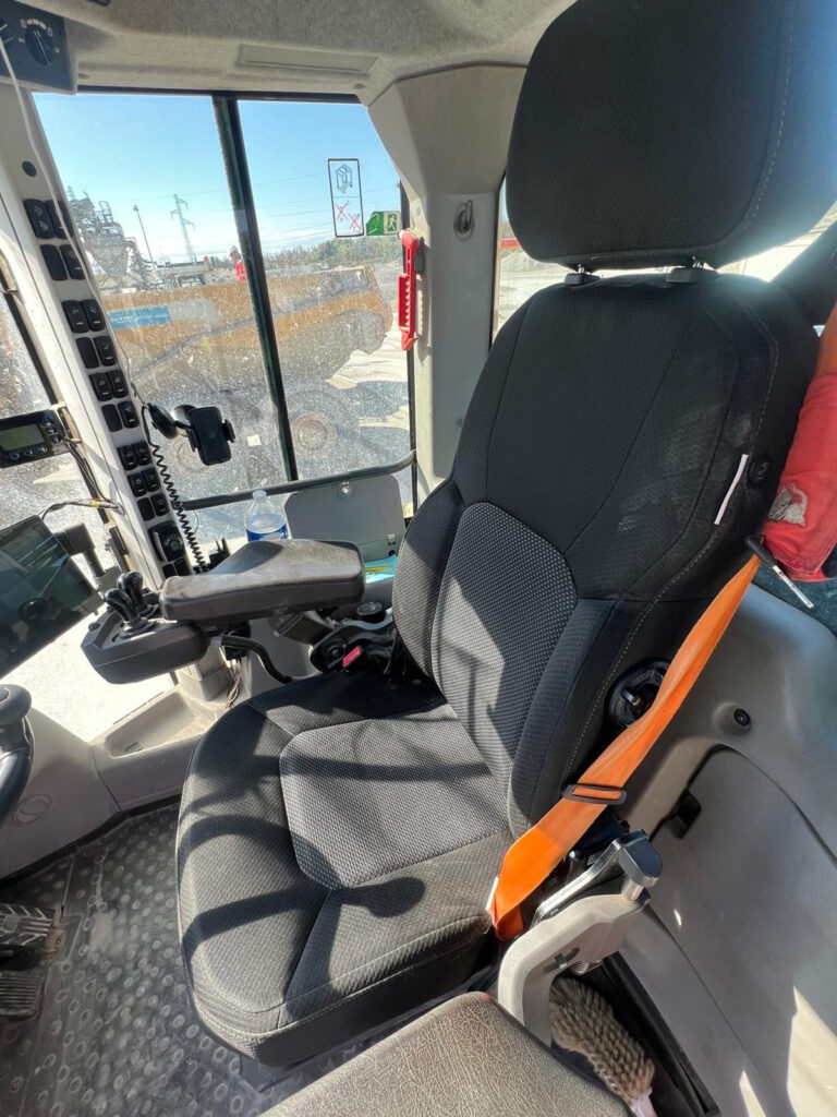 UnitedSeats LGV150/C8 air seat fitted to Volvo wheel loader