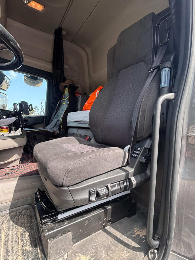 UnitedSeats dealer Asfir achieves excellent Voyager C70 installations in DAF and Scania trucks