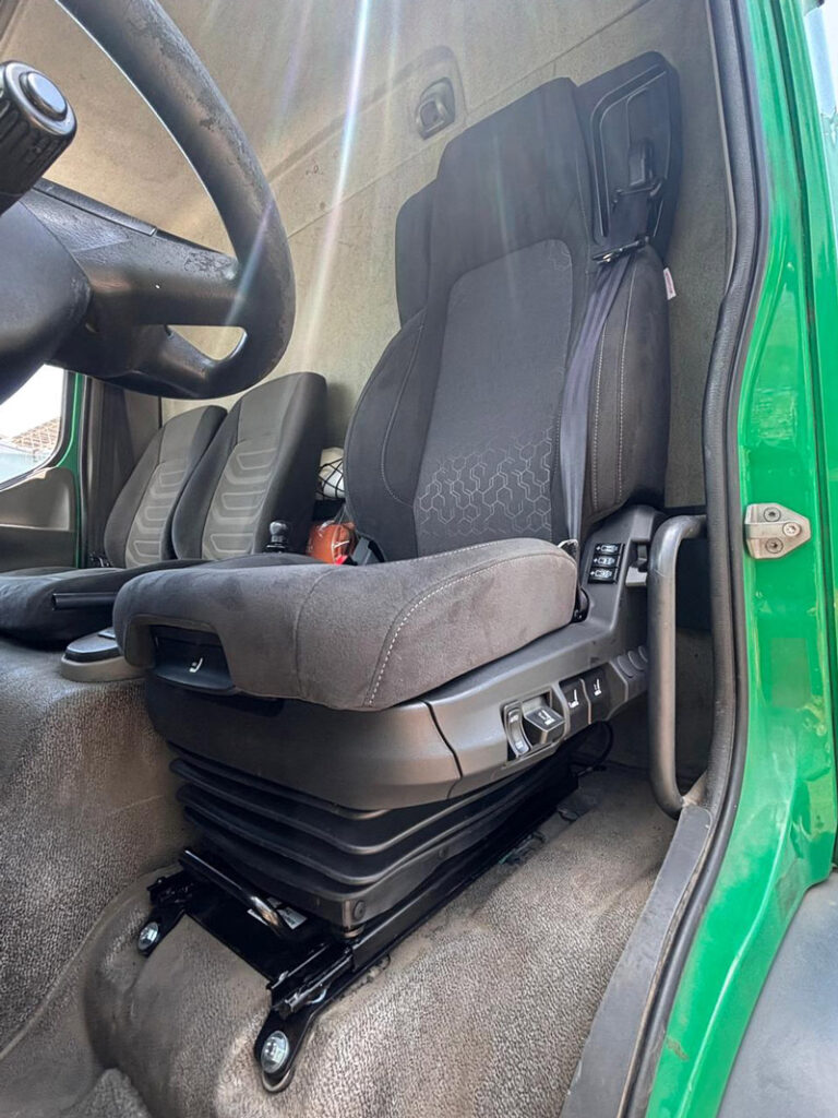 UnitedSeats Voyager C70 installed in a DAF LF truck