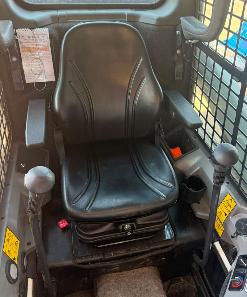 Air seat UnitedSeats LGV64-C2 installed in Bobcat S450 skidsteer